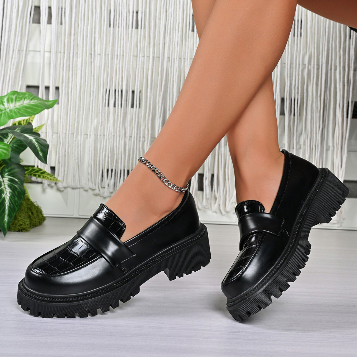 Womens Fashionable Plus-size Chunky-soled Leather Shoes
