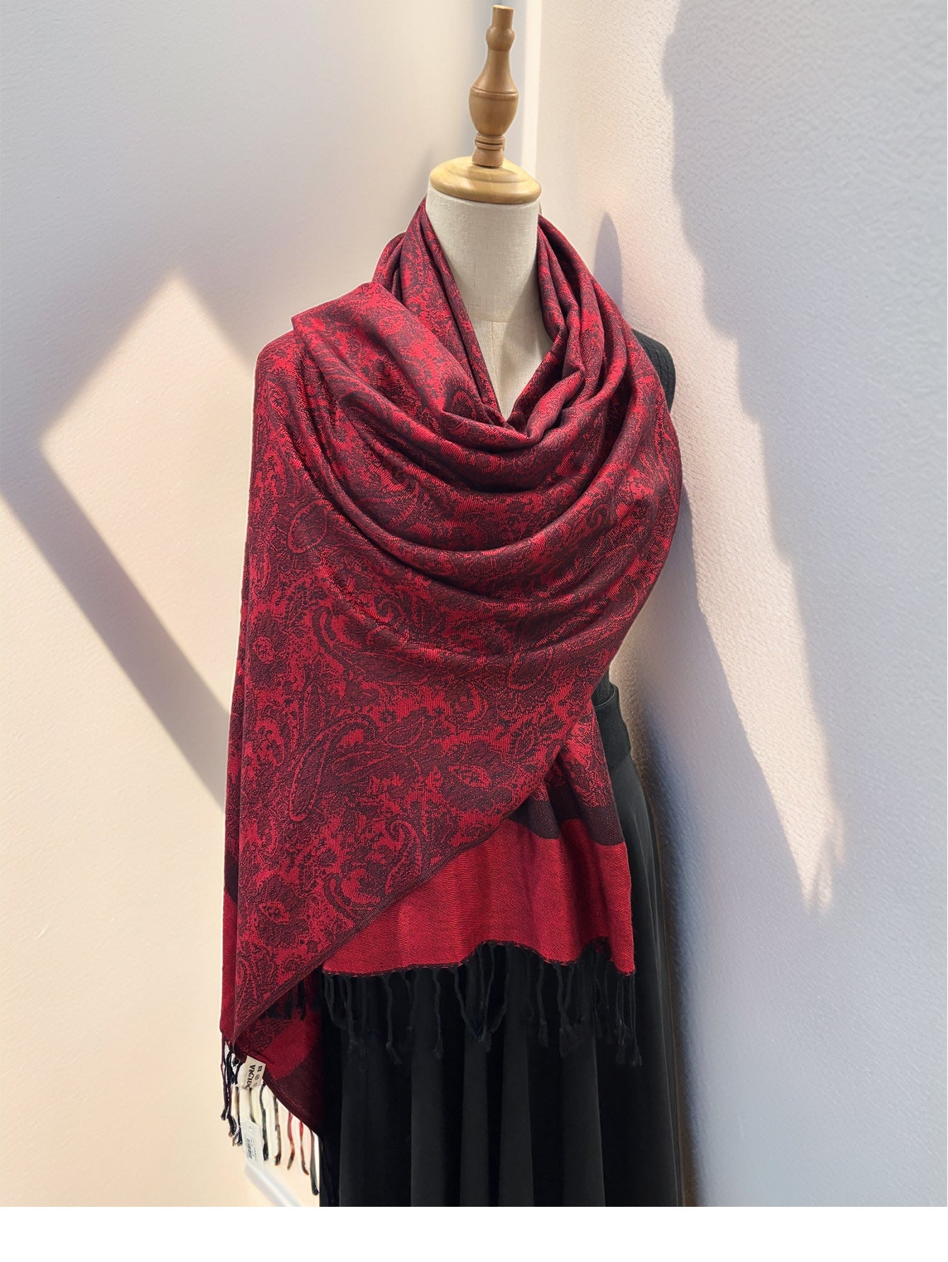 Fashionable Paisley Ethnic Style Cashew Jacquard Shawl