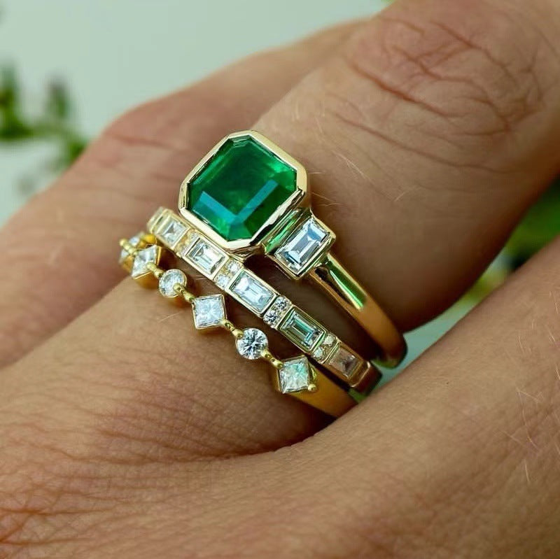 Fashion Alloy Inlaid Zircon r Green Treasure Ring